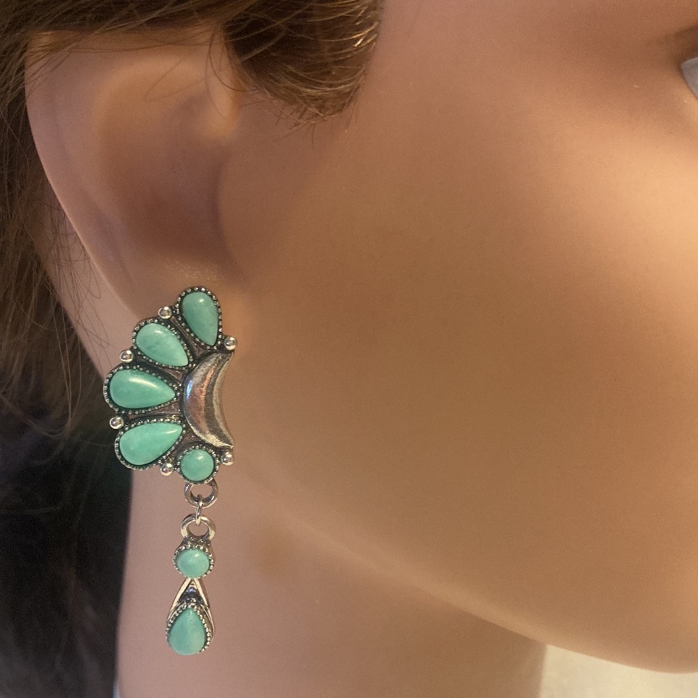 Southwest Zuni Earrings - Picture 2 of 6